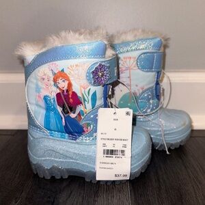 NWT Frozen Boots